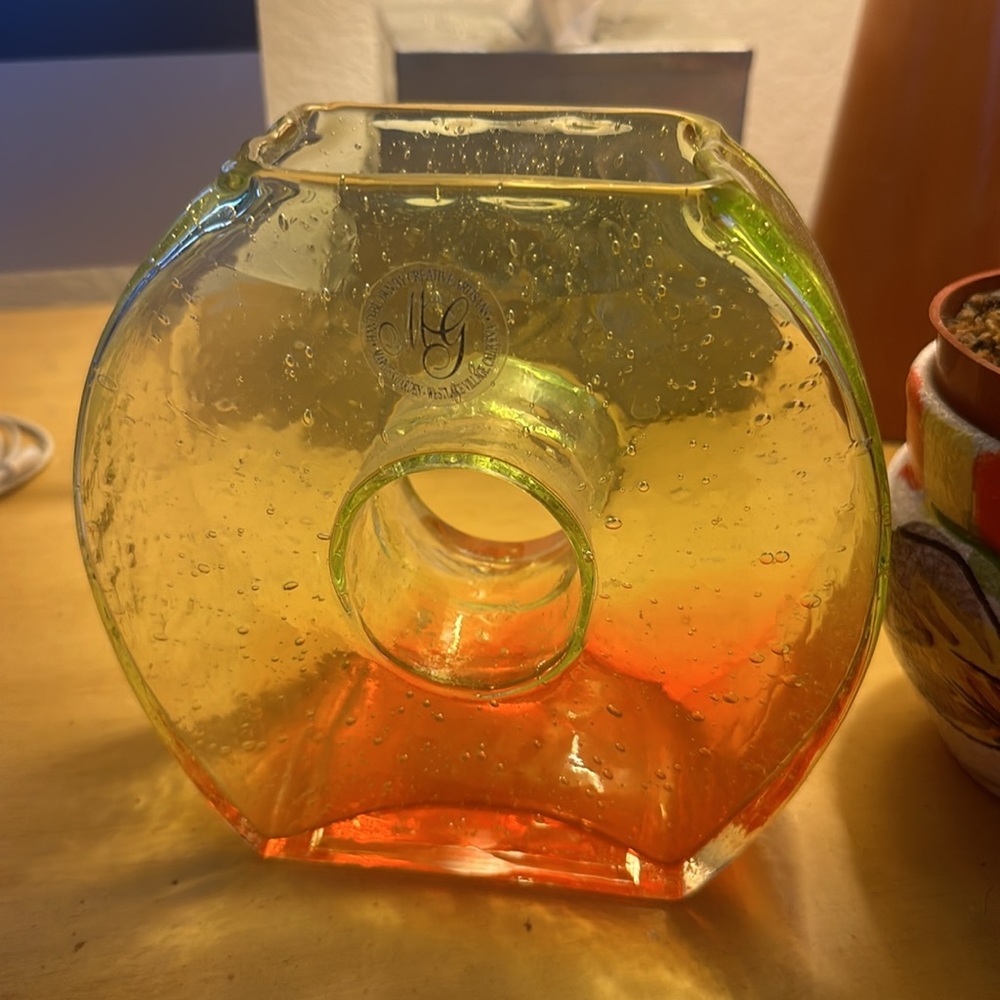 Margie’s Garden Art Glass Donut Vase Excellent Vintage